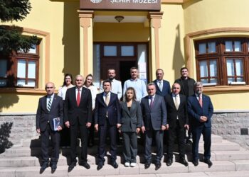 Vali Aygöl Bozüyük Şehir Müzesi’ni Gezdi