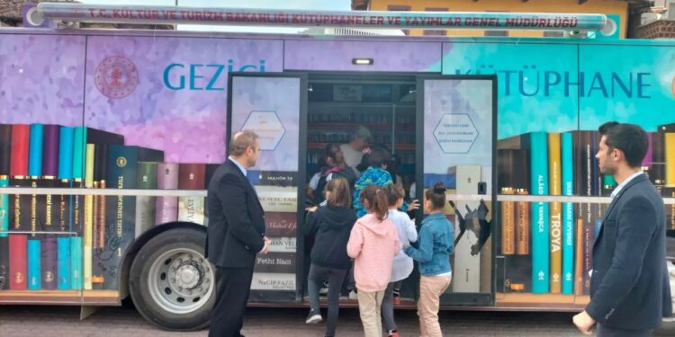 Gezici Kütüphane Bayırköy’de