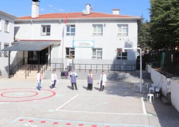 ‘Benim Renkli Bahçem’ Projesi Devam Ediyor